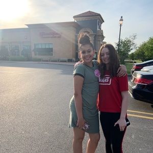 Meet your Posher, Lanie